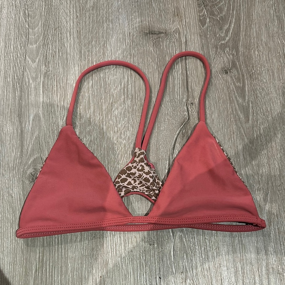 Acacia Shaka top in dragon fruit